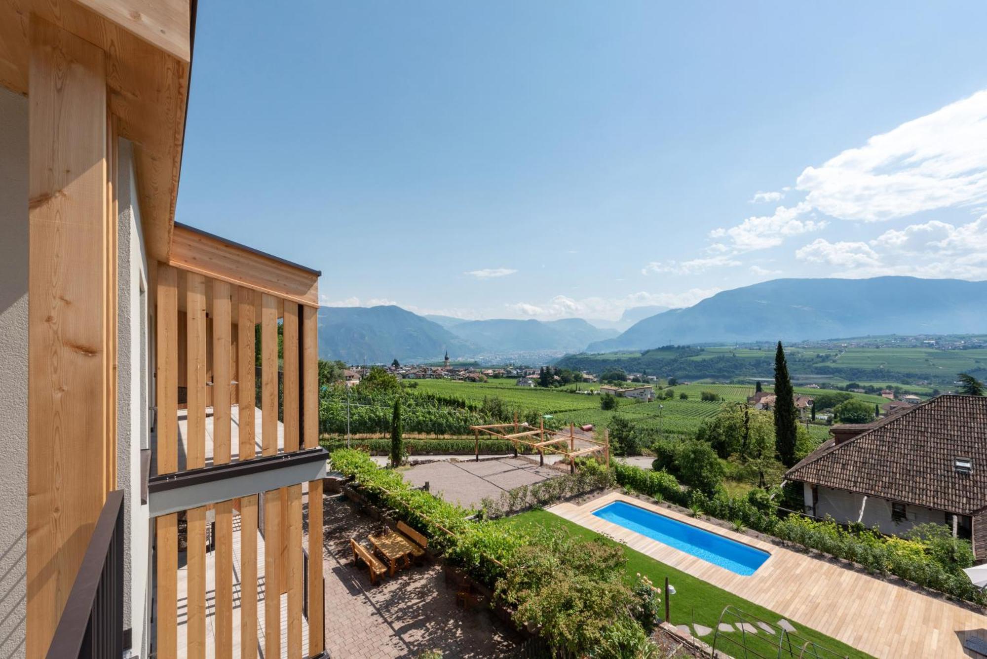 Montis Exclusive In Eppan With Spectacular Views Of Dolomites And Bolzano Area Bauernhof Eppan an der Weinstraße